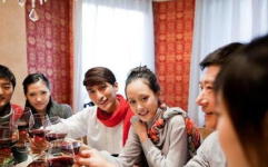 娱乐吃瓜菌中国式教育,娱乐吃瓜菌视角下的独特现象解析